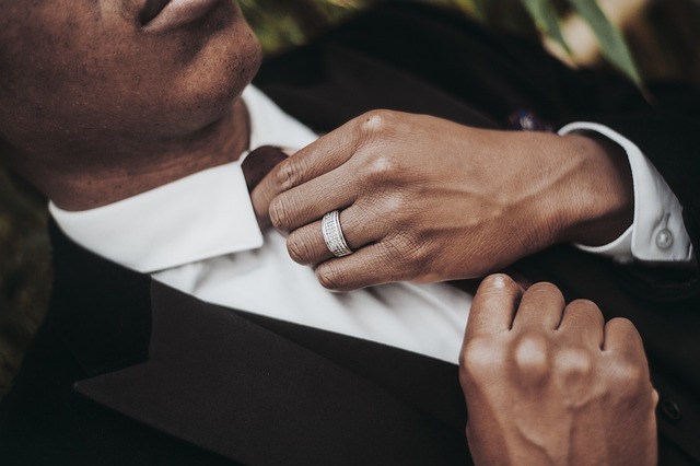 Van oorsprong tot onderhoud: de complete reis door de wereld van tuxedos